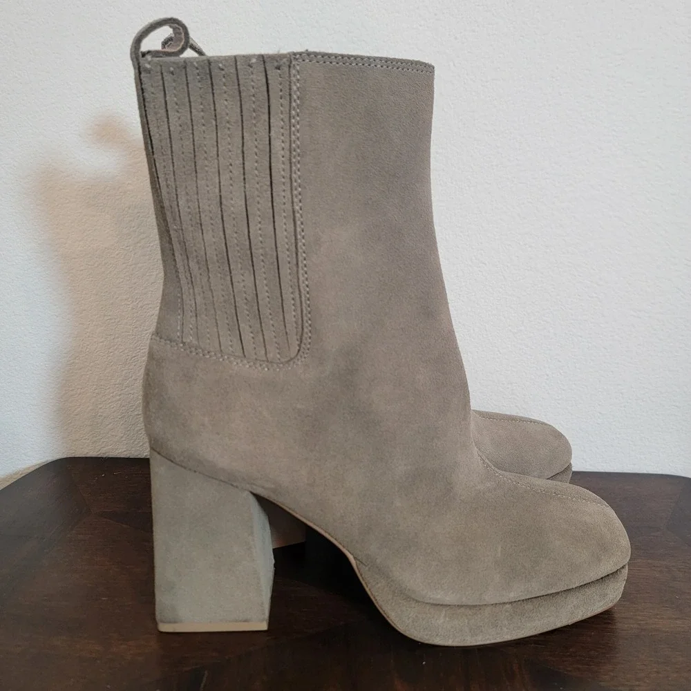 Blondo Rozalie Square Toe Block Heel Leather Suede Ankle Zip Boot 9.5 Waterproof
